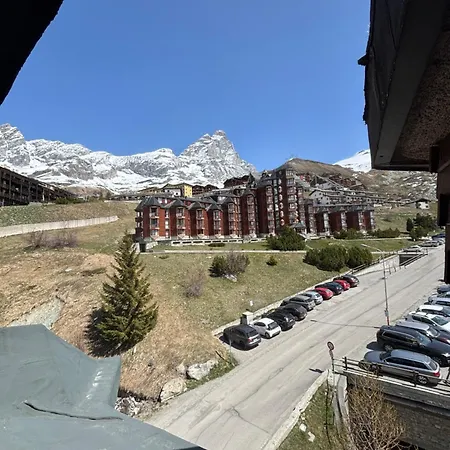 Giomein Rododendro - Ad Un Passo Dalle Piste E Vicino Al Centro Di Cervinia